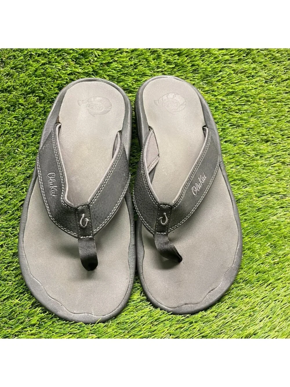 OluKai Ohana Mens Size 11 Black Gray Beach Outdoor Casual Flip Flops Sandals